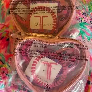 Lilly Pulitzer Heart Teletie Heart Hair Set Valentine\'s Day Lilly Pulitzer | Accessories | Lilly Pulitzer Heart Teletie  main image 3